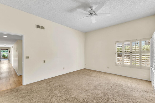 Building Photo - 48594 Oakwood Way