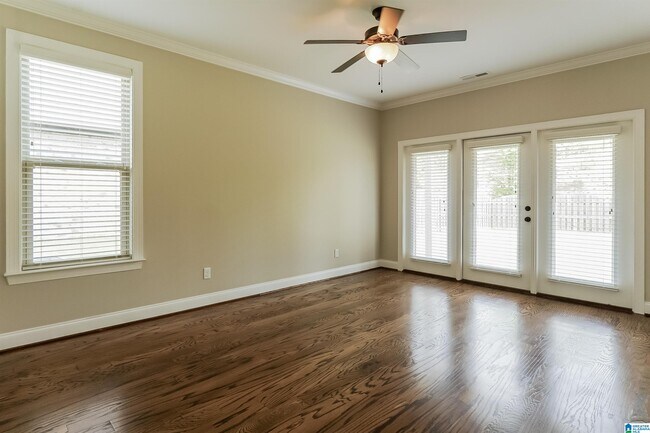 Building Photo - 1029 Edgewater Ln