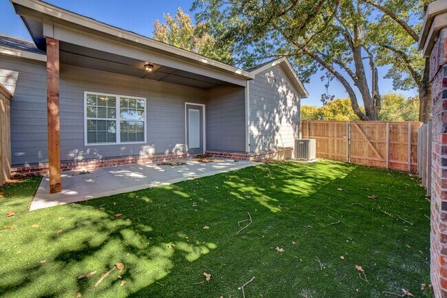 Building Photo - 3/2/2 Brand New Luxury Patio Home