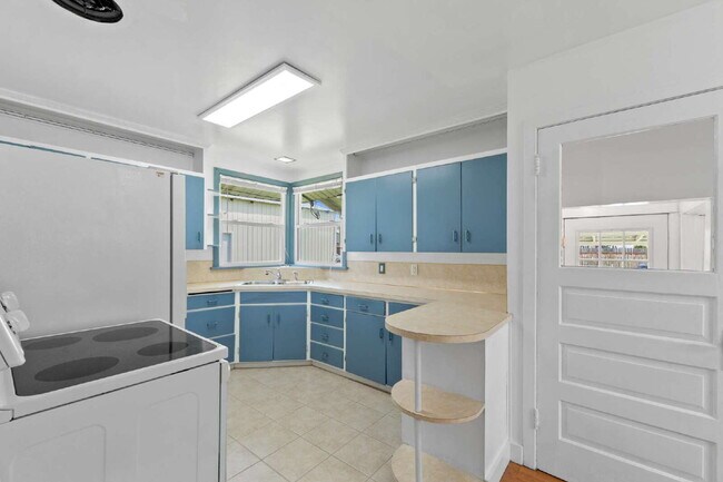 Building Photo - "Charming Spokane Retreat: Cozy 2-Bedroom ...