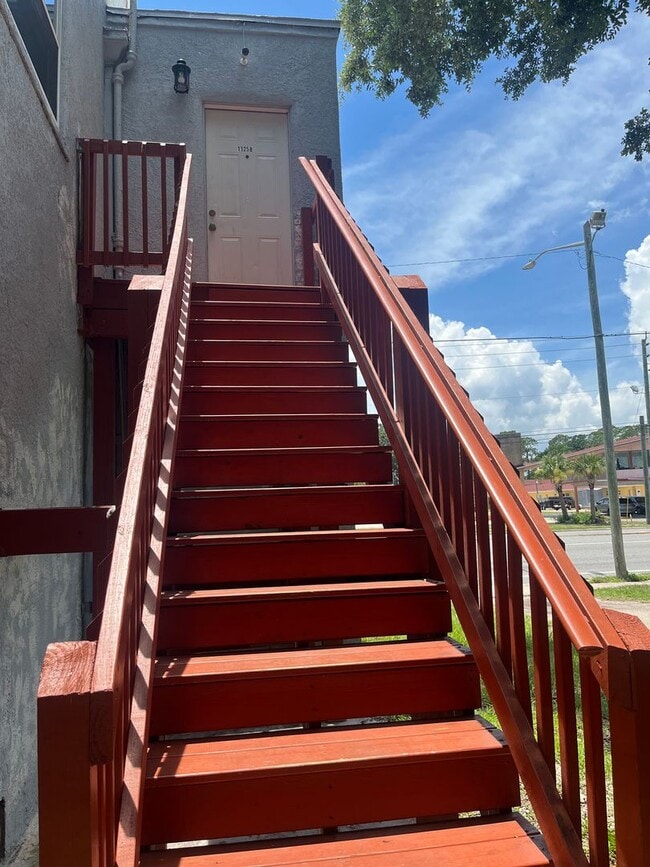 Building Photo - 1125 S Ridgewood Ave