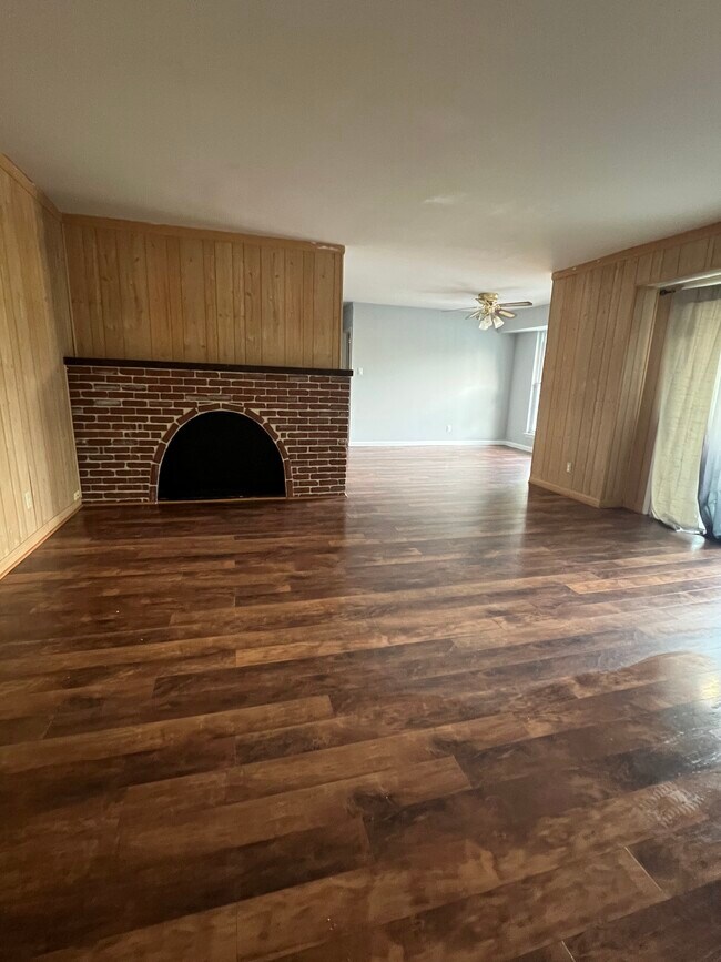 Primary Photo - 275 Green St