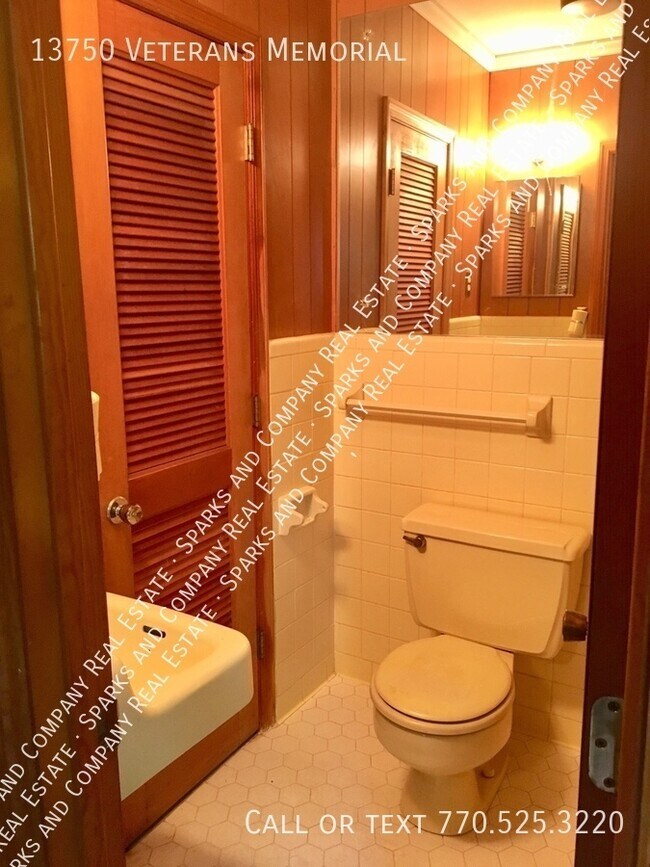 Building Photo - Winston Rental (Available to show Nov 1, 2...