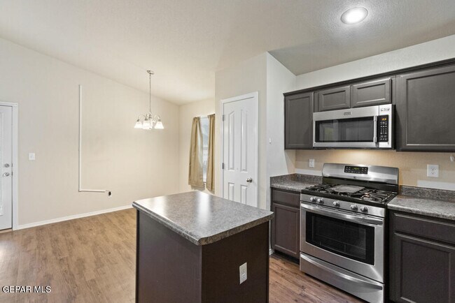 Building Photo - 3721 Loma Jacinto