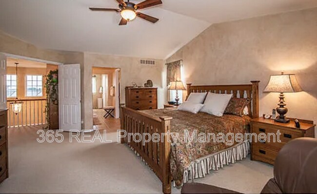 Building Photo - 3371 New Castle Dr