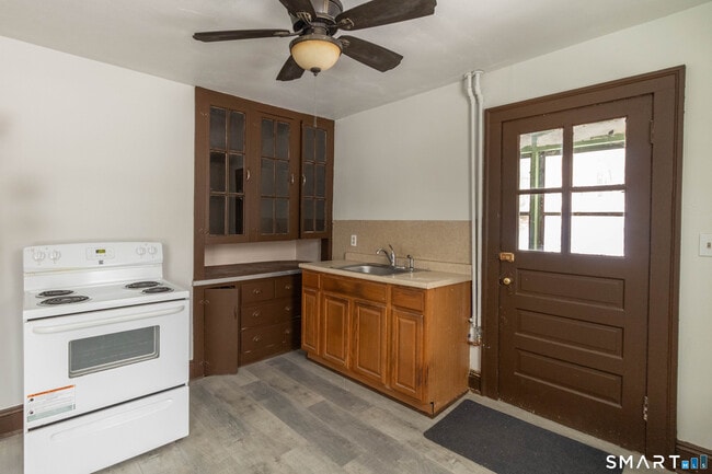 Building Photo - 63 Main St