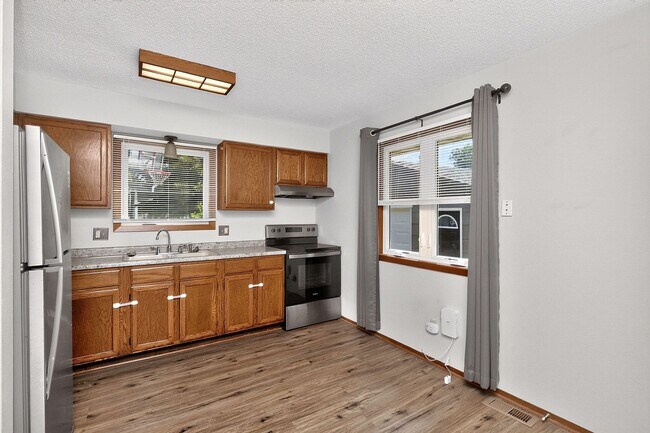 Building Photo - GREAT NEIGHBORHOOD!! 3 Bedroom, 1 Bath Home in Ankeny