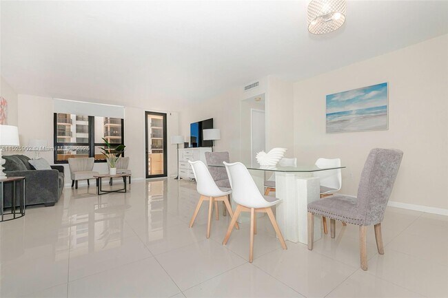 Building Photo - 10185 Collins Ave