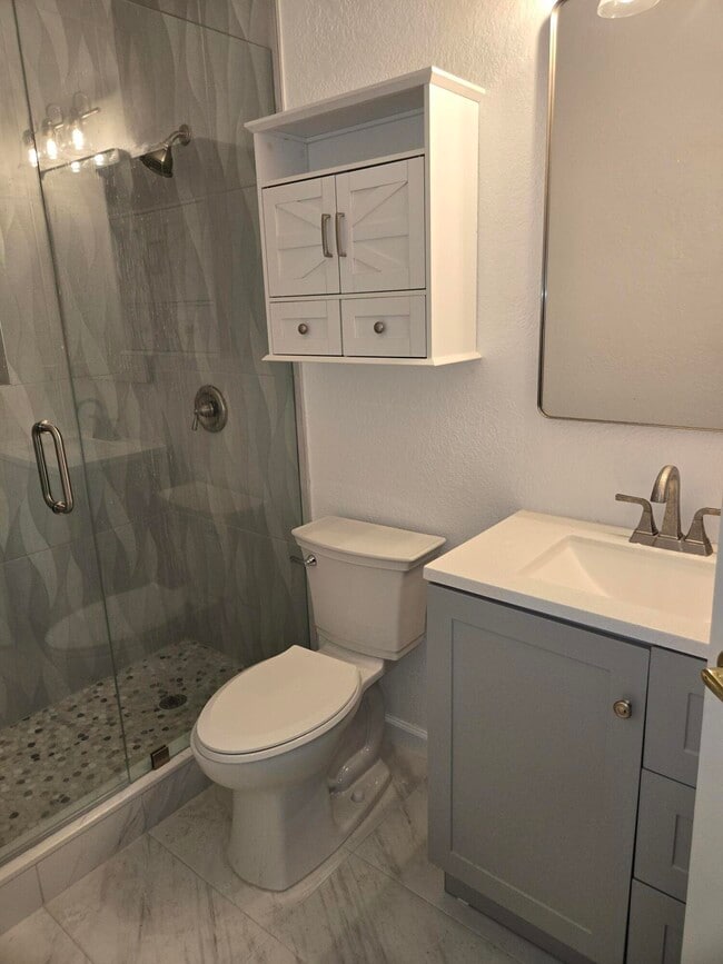 Building Photo - 2680 Clipper Cir