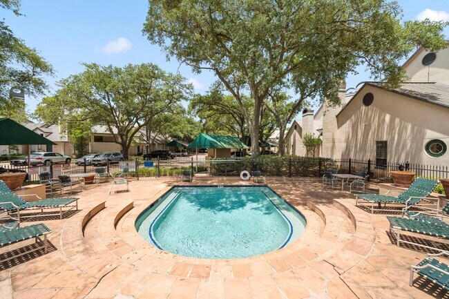 Building Photo - 4144 Greystone Way