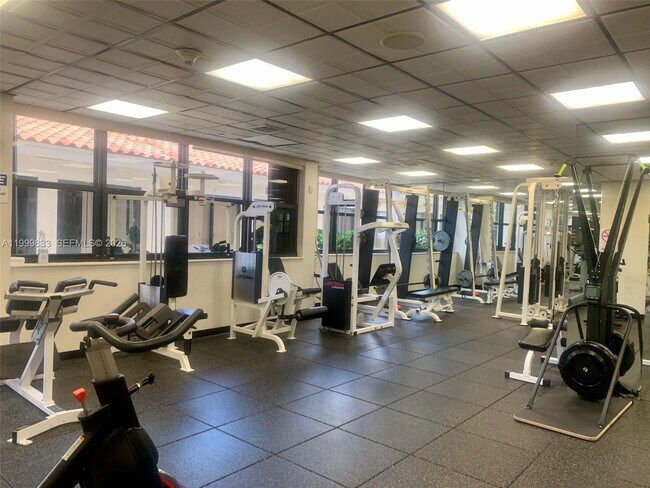 Building Photo - 5757 Collins Ave