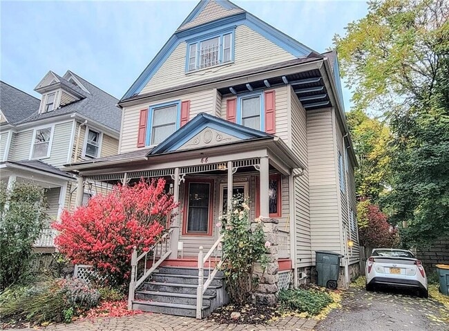 Building Photo - 44 Elmhurst St