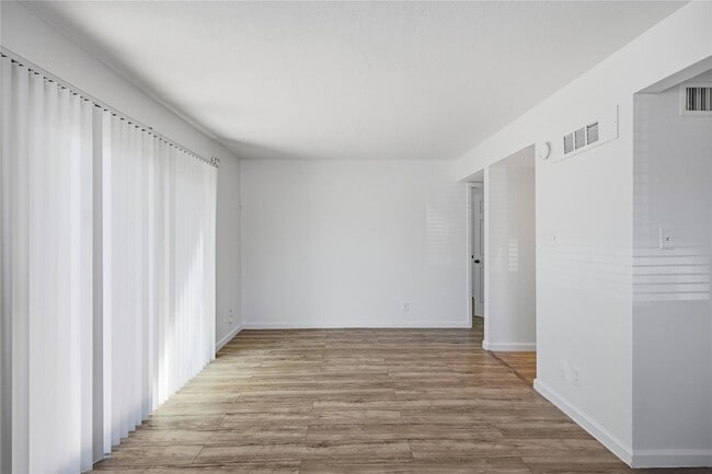 Building Photo - 2705 Windswept Cove