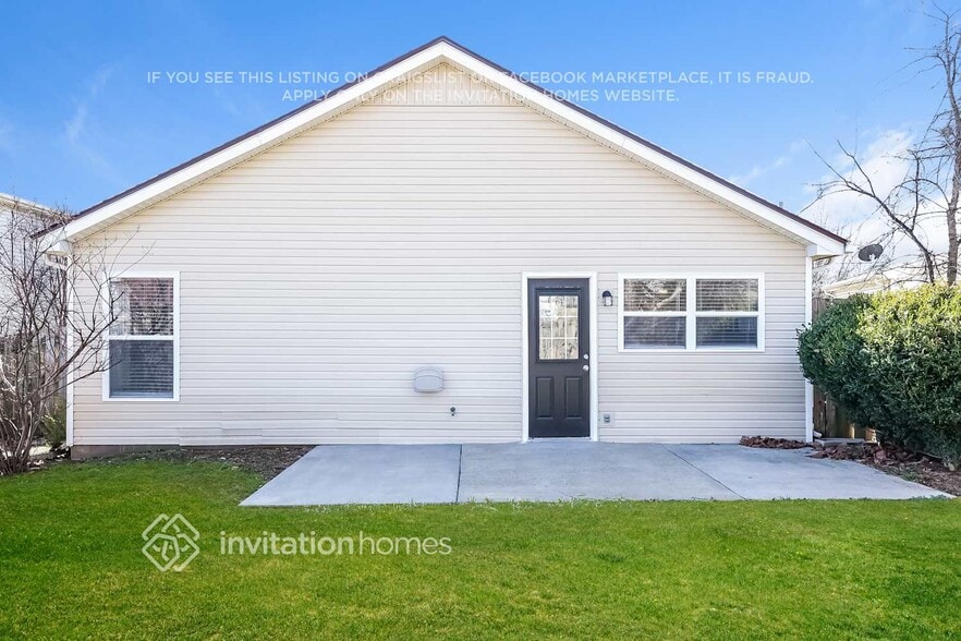 Building Photo - 1761 Stone Hollow Ct