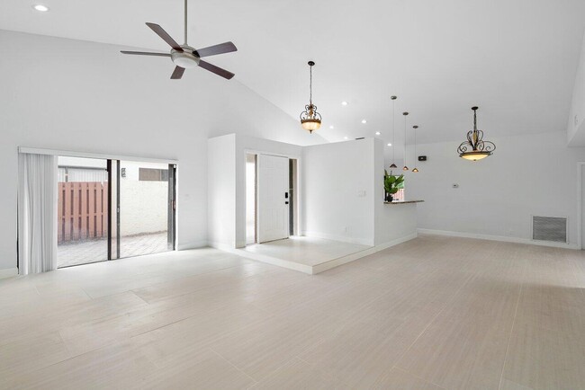 Building Photo - 21757 Contado Rd