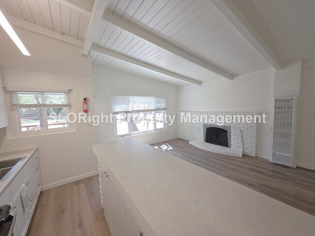Building Photo - LEASE PENDING-  1 bed, 1 bath renovated unit in Santa Margarita