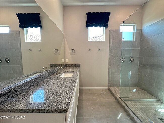 Building Photo - 12474 N Appling Ave