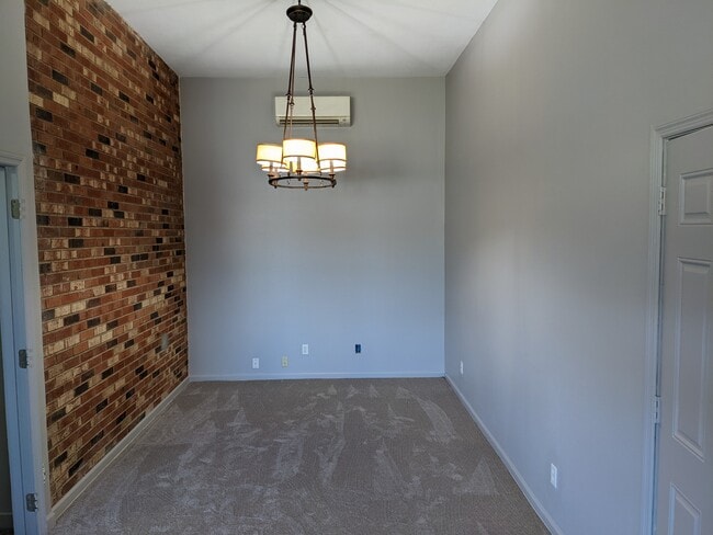 Building Photo - 4306 Fairbluff Rd