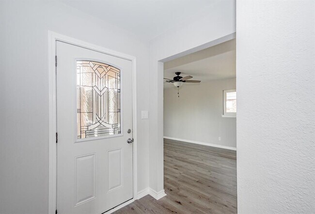 Building Photo - 3410 Truxton Dr