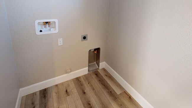 Building Photo - Brand New Construction! Single Family Resi...