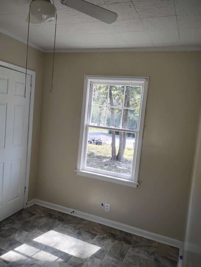 Building Photo - 1240 Alta Vista Dr