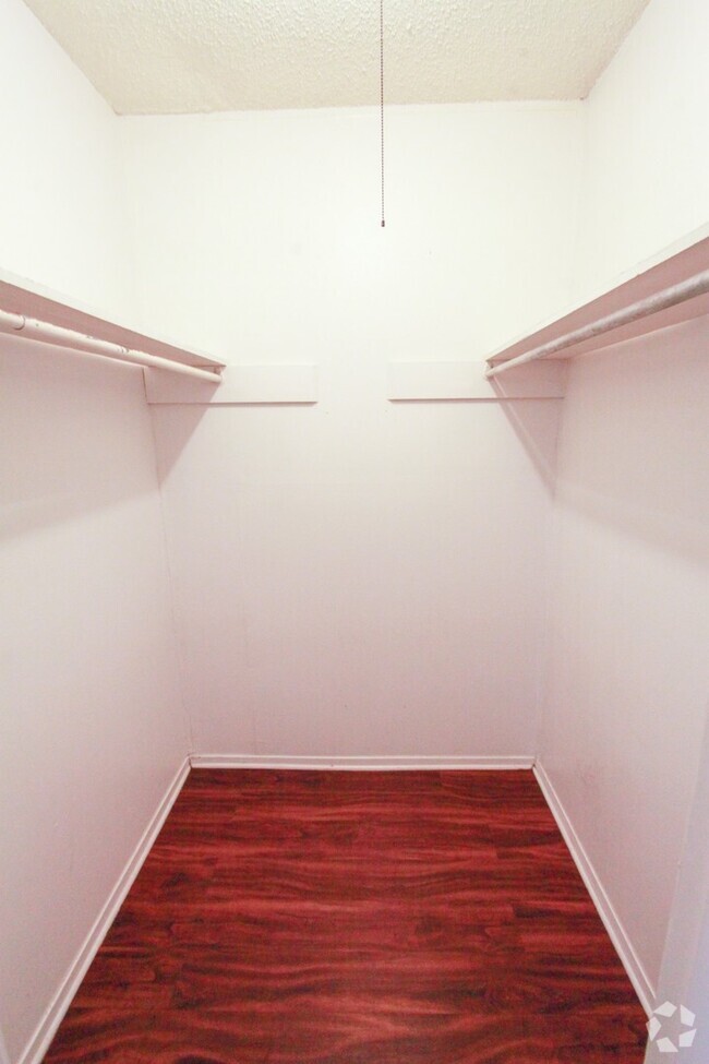 Building Photo - Charming 1-Bedroom, 1-Bath 4-Plex Unit Nea...