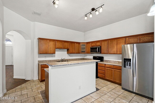 Building Photo - 3141 Fury Point Pl