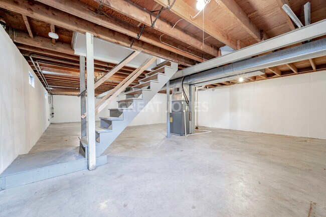 Building Photo - Charming