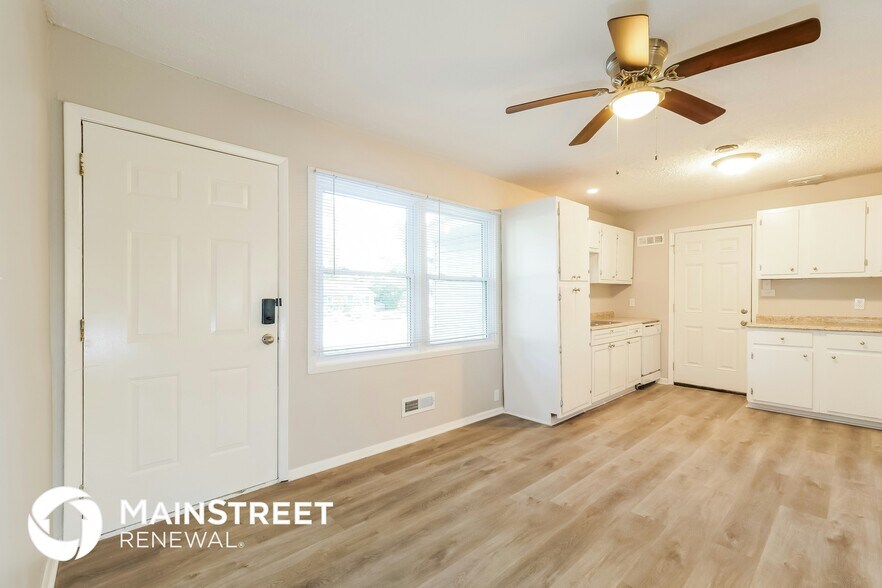 Building Photo - 7810 E 112th St