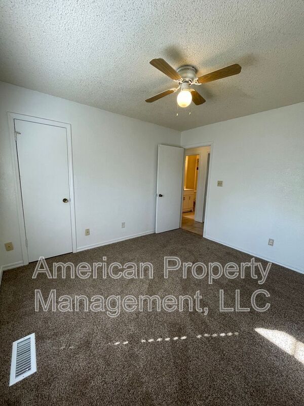 Building Photo - 11841 E 36th St