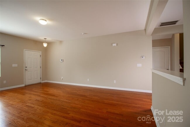 Building Photo - 824 Summerlake Dr