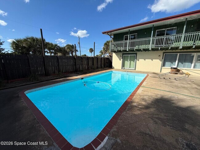 Building Photo - 1153 Belaire Dr