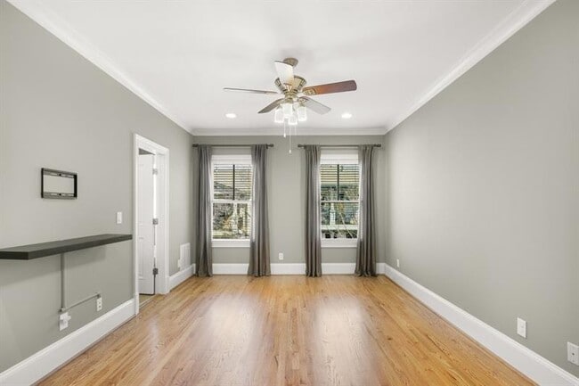 Building Photo - 395 Laurent St NW