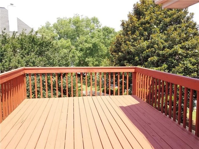 Building Photo - 2828 Oglethorpe Run Square