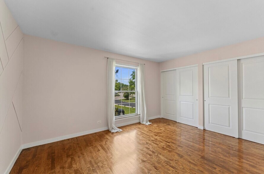 Building Photo - 5400 Carriageway Dr