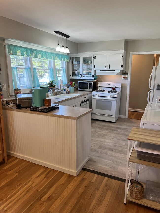 Building Photo - 601 E McKissock St