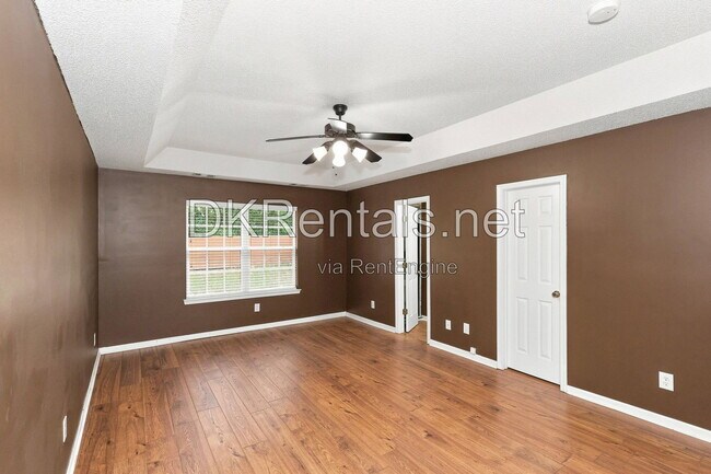 Building Photo - 463 Thistle Cove