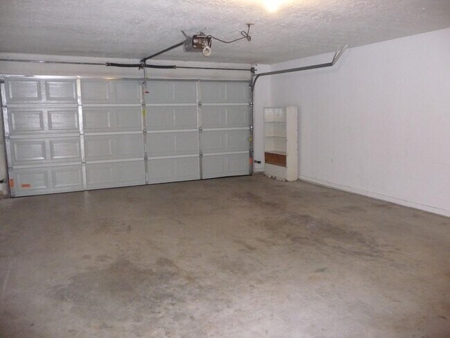 Building Photo - 607 SE 41st St