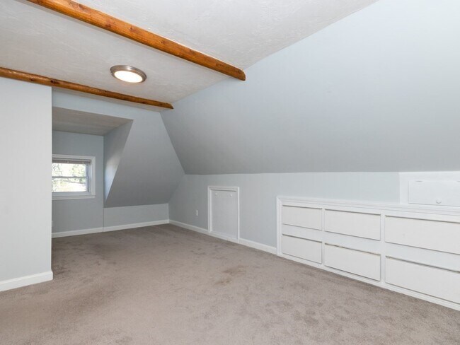 Building Photo - 65 Waldeck Rd