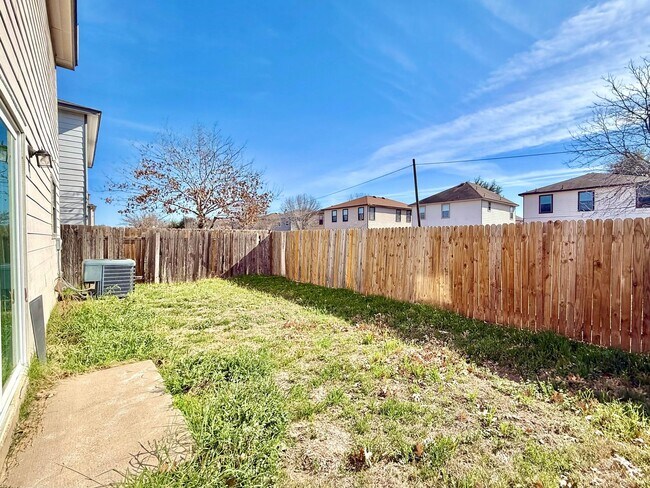 Building Photo - Beautiful Two-Story Home for Lease in South Austin