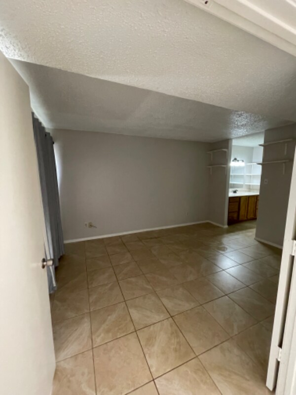 Building Photo - 12212 Copper Tree Pvt Ln