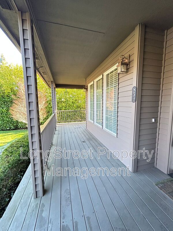 Building Photo - 852 Marilyn Dr