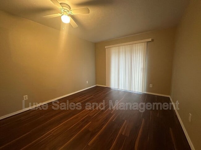 Building Photo - 6004 NW Expressway