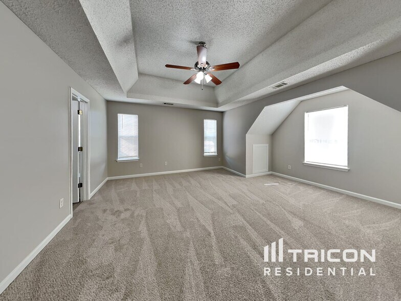 Building Photo - 5431 Sapphire Cir