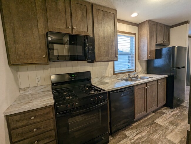 Primary Photo - 232 New Mexico