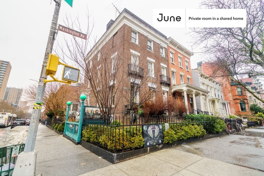 Building Photo - Room in Shared 5 bed/1.5 bath home in Bedford-Stuyvesant