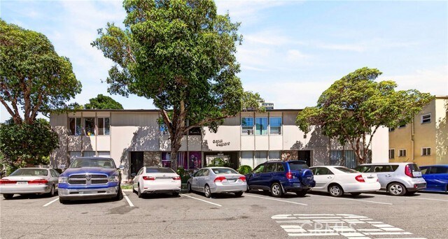 Building Photo - 728 Cedar Ave