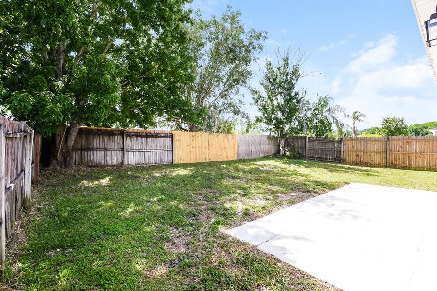 Building Photo - 10531 Leader Ln