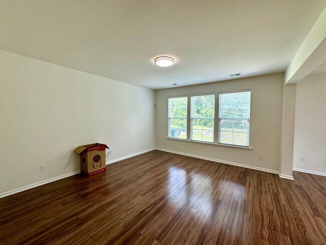 Building Photo - Nice Ladson 3 Bedroom!