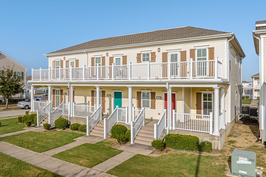 Building Photo - Marrero Commons